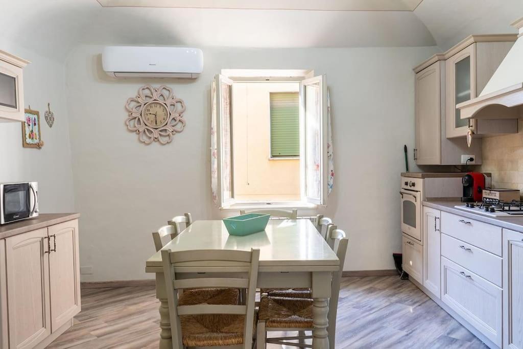 Casa Vacanze L'Angolo Fiorito 베톨레 외부 사진