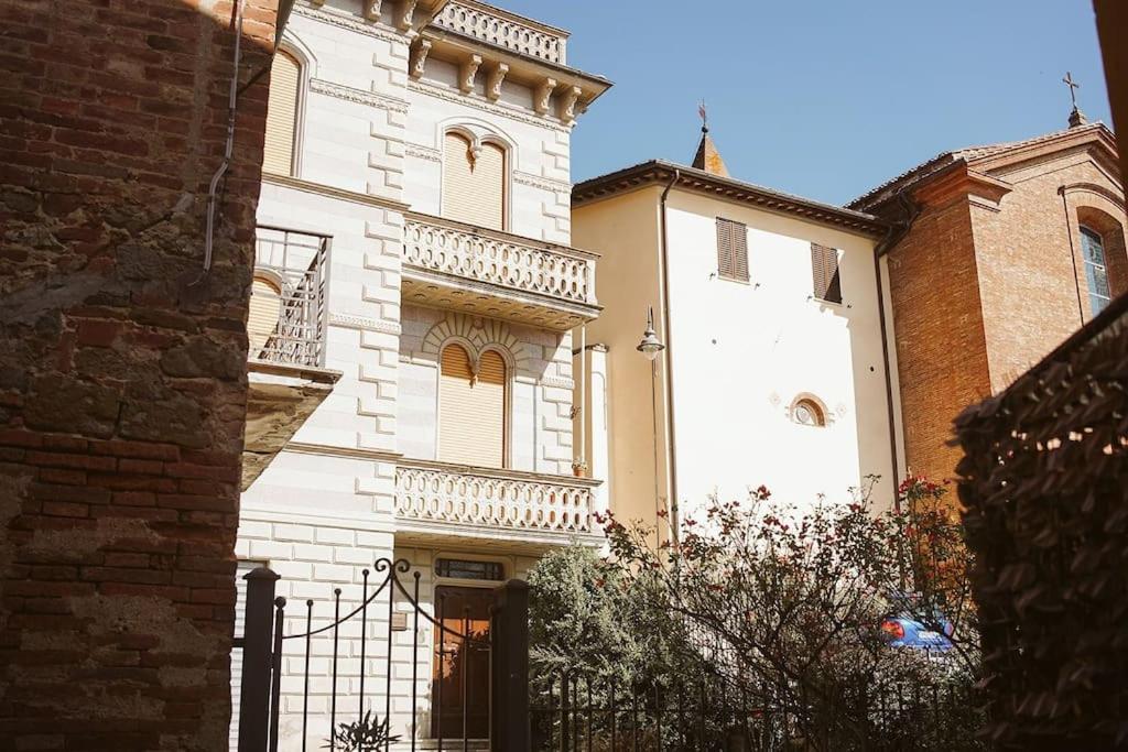 Casa Vacanze L'Angolo Fiorito 베톨레 외부 사진